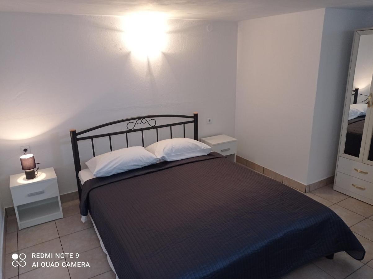 Studio Apartman Premantura Kültér fotó